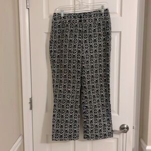 Super cute Black and white ankle pants, Harold’s size 6